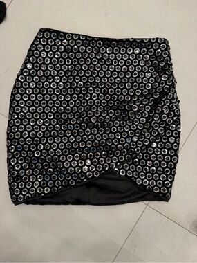 h:ours Black Sequin Circle-Pattern Mini Skirt